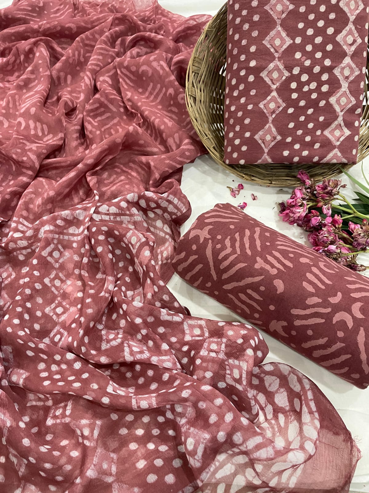 Cotton Suit With Chiffon Dupatta